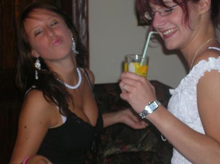 MoI fEaT LN...