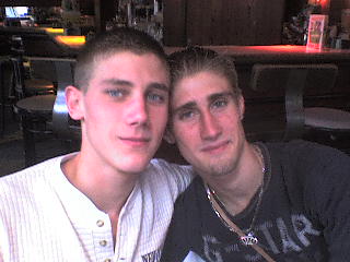 AlAiN fEaT nIkO...