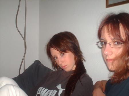 MoI fEaT LN...