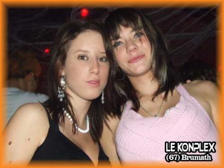 MoI fEaT CaRoLe...