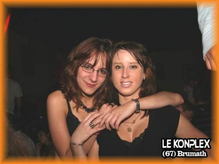 LN fEaT mOi...