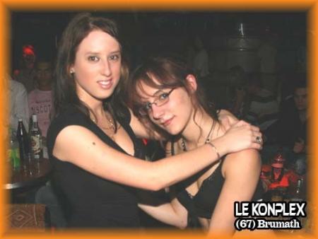 MoI fEaT LN...
