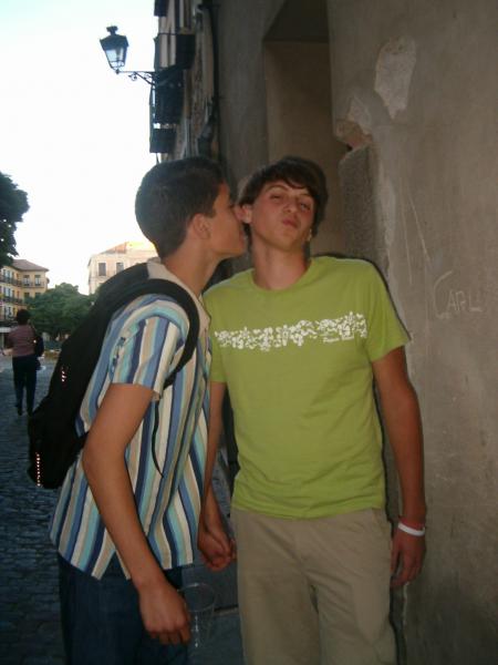 LeS gAyS...